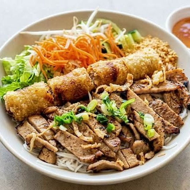 Grilled Combination Vermicelli Noodle Bowl.