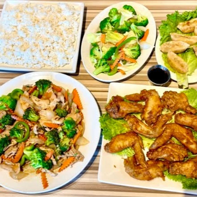 Meal Plan D - Beef & Broccoli Stir-Fry & Fried Chicken Wings.
