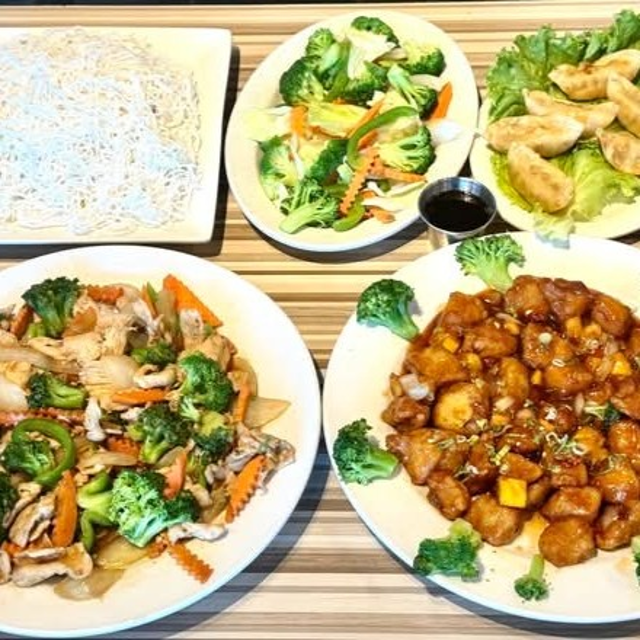 Meal Plan A - Chicken Mixed Veggies Stir Fried & Orange Chicken.